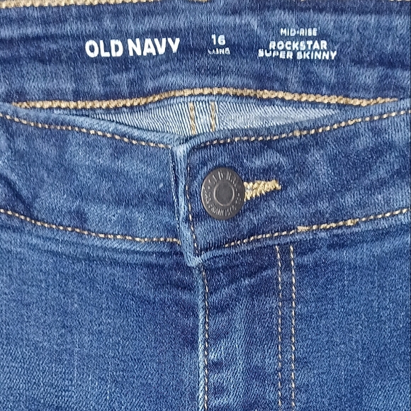 Old Navy mid-rise Rockstar super skinny jeans - Picture 2 of 8